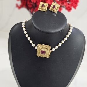 Elegant Gold and Red Pearl Necklace Set